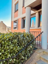 **** Compromis de vente avec accord bancaire ****

 Cet appartement, situé à Esch, vous est proposé par votre agence Lux-Pro-Immo de Peppange.


Il est composé comme suit:

Hall d’accueil, living de 16.74m², cuisine, chambre de 13.28m², salle de bains et cave au sous-sol.

Pour tout renseignement n'hésitez pas à nous contacter par e-mail ou téléphone:
Agnès ESTEVES: a.esteves@luxproimmo.lu / Tél: 621 528 877
Carlos MARQUES: info@luxproimmo.lu / Tél: 661 265 022