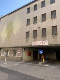 Parking équipé de vidéo surveillance en vente situé au centre et proche de tous les commerces.

Libre de suite!!!

Emplacement intérieur vendu sous le régime du bail emphytéotique.

Prix de présentation : 42 000 €   Frais d'Agence Inclus.

Les surfaces et informations reprises dans cette annonce sont communiquées à titre indicatif et sans valeur contractuelle.

Pour toutes questions ou demandes d'informations, n'hésitez pas à nous contacter, nous serons toujours à votre service.

Agence ELSA'HOME à votre écoute pour la concrétisation de vos projets en toute confiance.

---------------------------------------------------------

Parking lot equipped with video surveillance for sale, located in the center and close to all shops.

Available immediately!!!

Indoor parking space sold under a long-term lease.

Asking price: €42,000   Agency fees included.

The floor areas and information contained in this advertisement are provided for information purposes only and are not contractually binding.

If you have any questions or require further information, please do not hesitate to contact us. We are always at your service.

ELSA'HOME Agency is at your service to help you realize your projects with confidence.