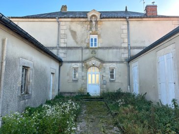 Joli Presbytère aux abords de Ligny comprenant entrée, cuisine, salle à manger, deux chambres, salon, salle de bain, grenier aménageable, dépendances:garage, celliers, cave, jardin attenant, cour intérieure en entrée après porche . RARE !!