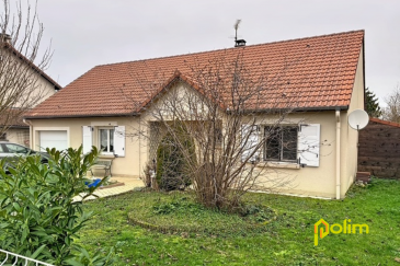 Joli pavillon F6 de 123m2 sur 1180 m2 de terrain clos .  Découvrez ce très beau pavillon de 123m2 comprenant de plein pied : hall, cuisine équipée ouverte sur salon/séjour (44 m2), 3 chambres, salle de bains, WC; au dessus, espace détente et une grande chambre, grenier , garage/buanderie. Terrasse, beau jardin clos de 1180 m2 avec cabanon. Le tout en parfait état !
 Les informations sur les risques auxquels ce bien est exposé sont disponibles sur le site Géorisques : www.georisques.gouv.fr