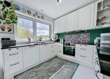 Découvrez ce superbe appartement lumineux d'une surface d'environ 105m², comprenant 3 chambres à coucher, terrasses et parking, idéalement situé au cœur de la charmante commune de Kayl.

Sa localisation privilégiée le positionne à moins de 10 minutes à pied des écoles, des crèches, des arrêts de bus ainsi que de la gare de Kayl.

Vous trouverez également à proximité immédiate une maison de retraite et le Parc Overbett, offrant des espaces de promenade, des aires de jeux pour enfants et des terrains de sport.

Situé à l'arrière pour davantage de tranquillité, au troisième étage, cet appartement se compose de :

- Vaste hall d'entrée accueillant,
- Séjour baigné de lumière naturelle donnant accès à une terrasse orientée sud-ouest
- Cuisine équipée ouverte
- Trois chambres à coucher donnant sur une seconde terrasse
- Salle de bain avec toilettes
- Salle de douche avec toilettes
- Cave

De plus, une place de parking intérieur est mise à disposition.

Informations complémentaires :

- Appartement disponible à l'acte,
- Construction récente de 2020, conforme aux normes les plus récentes,
- Garantie décennale incluse,
- Charges mensuelles de 280€.

Pour toute demande de renseignements ou pour planifier une visite, veuillez nous contacter au +352 621.758.643

Pour une estimation de la valeur de votre bien, n'hésitez pas à nous contacter sur anastasia.feron@immocontact.lu.

 ---------- 
Discover this superb, light-filled, 3-bedroom flat (approx. 105 m²) with terraces and parking, ideally located in the heart of the charming commune of Kayl.

Its prime location puts it less than 10 minutes' walk from schools, crèches, bus stops and Kayl station.
In the immediate vicinity you'll also find an old people's home and the Overbett Park, offering walking areas, children's playgrounds and sports fields.

Situated to the rear for added peace and quiet, on the third floor, this flat comprises :

- Large, welcoming entrance hall,
- Living room bathed in natural light with access to a south-west-facing terrace
- Open-plan fitted kitchen
- Three bedrooms leading onto a second terrace
- Bathroom with toilet
- Shower room with toilet
- Cellar

An indoor parking space is also available.

Additional information:

- Flat available for sale,
- Recently built in 2020, in compliance with the latest standards,
- Ten-year guarantee included,
- Monthly service charges of 280€.

For further information or to arrange a viewing, please contact us on +352 26 311 992.

For an estimate of the value of your property, please do not hesitate to contact us.