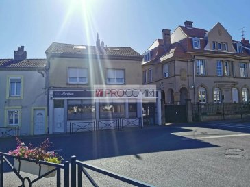 Rombas, au cœur de la vallée de l\'Orne, Fonds de commerce de restaurant en excellent état et rénové fin 2020,

Son emplacement au milieu de l\'hypercentre permet de profiter d\'un fort passage de véhicules et d\'une visibilité exceptionnelle,

L\'établissement est tenu depuis bientôt 10 ans avec un chiffre d\'affaires constant dans un local pouvant accueillir 60 personnes à l\'intérieur et 50 personnes sur une terrasse aménagée, Possibilité de développer le chiffre d\'affaires davantage,

Aucun travaux à prévoir et matériel récent en bon état,

Parking public gratuit en face de restaurant

Prix de vente : 98 400 € FAI
Loyer : 1 500 €/Mois
Charges : 167 €/Mois

Pour plus de renseignements, contactez :
Julien RACH - 0781525374
Procomm - Immogest.com