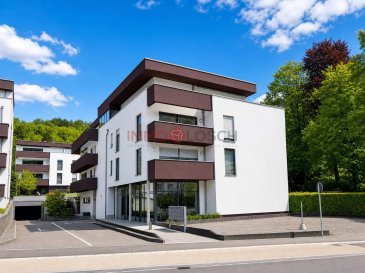 Immo Losch vous propose en vente ce bel appartement 2 chambres situé au 1er étage d’une résidence avec ascenseur construite en 2008, dans le quartier recherché de Luxembourg-Mühlenbach, et disponible immédiatement.

Bénéficiant d’un environnement résidentiel calme et verdoyant, ce bien profite d’une situation privilégiée, à seulement 5 minutes de Kirchberg et du centre-ville, ainsi qu’à proximité des principaux axes. Son balcon orienté vers le parc de Mühlenbach lui confère un cadre de vie particulièrement agréable.

D’une surface utile de 84,92 m², l’appartement se compose d’un hall d’entrée, d’un séjour lumineux avec cuisine ouverte, de deux chambres à coucher, d’une salle de bains, d’un WC séparé, d’un vestiaire ainsi que d’un débarras. Le bien dispose également d’un balcon de 9,57 m², accessible depuis le séjour et la chambre principale, d’une cave privative de 16,65 m² et d’un emplacement de parking intérieur de 16,75 m².
L’appartement est équipé d’un chauffage au gaz avec chauffage au sol ainsi que de double vitrage.

Pour plus d’informations ou pour organiser une visite :
Immo Losch

Téléphone : +352 26 53 26 11
Email : info@immolosch.lu

 ---------- 
Entdecken Sie dieses moderne Apartment mit einer großzügigen Wohnfläche von 84,92 m² im beliebten Stadtteil Muhlenbach in Luxemburg. Die Wohnung besticht durch ihre lichtdurchfluteten Räume und ein zeitgemäßes Design in einem gepflegten Mehrfamilienhaus mit Aufzug und schönem Außenbereich.

Die stilvolle Wohnung bietet zwei komfortable Schlafzimmer, einen geräumigen Wohn- und Essbereich sowie ein hochwertiges Badezimmer. Dank doppelt verglaster Fenster genießen Sie effektiven Schallschutz und eine angenehme Wärmeisolierung. Ein praktisches Intercom-System sorgt für zusätzliche Sicherheit und Komfort im Alltag.

Die ruhige und grüne Umgebung macht das Wohnen besonders attraktiv. Die Nähe zu Schulen, Einkaufsmöglichkeiten und öffentlichen Verkehrsmitteln sowie die gute Anbindung an das Stadtzentrum machen dieses Apartment zur idealen Wahl für Paare, kleine Familien oder Investoren.

 ---------- 
Discover this bright and spacious apartment for sale in the sought-after area of Muhlenbach in Luxembourg. Offering a generous 84.92 m² of living space, this property features two comfortable bedrooms and a well-proportioned main room, perfect for contemporary living. Large windows with double glazing provide plenty of natural light and sound insulation throughout the home.

Located in a modern, well-maintained residence, the apartment benefits from amenities such as a lift for easy access and an intercom system for your security and convenience. Residents can also enjoy the tranquility of green surroundings and outdoor spaces, ideal for relaxation or family play. The building’s sleek architectural lines and peaceful setting create a welcoming and sophisticated atmosphere.

Perfectly positioned in a peaceful yet convenient neighborhood, this apartment blends privacy with accessibility. Muhlenbach offers quick connections to the city center and is close to schools, parks, and all necessary amenities. Don’t miss this opportunity to settle into a modern, comfortable home in one of Luxembourg’s premier residential districts.

 ---------- 
Dëst schéint Appartement zu Muhlenbach bitt Iech eng Wunnfläch vun 84,92m² an zwou komfortabel Schlofzëmmer. D'Residenz ass modern an helleg, mat groussen Fënsteren déi vill natierlecht Liicht abréngen an engem elegante Gebai, ëmgi vu Gréngs. D'Lift an d'Doppelverglasung dréit zu Komfort an Energieerspuernis bäi, wärend en Intercom fir Sécherheet an Zougrëffskontroll suergt.

Den oppene Wunnraum ass ideel fir Entspanung oder fir Gäscht ze empfänken, d'Planimetrie erlaabt eng praktesch an effizient Notzung vum Raum. D'Appartement ass modern equipéiert a bitt eng roueg Atmosphär, perfekt fir eng Famill oder e Koppel déi eng angeneem Liewensqualitéit sichen.

D'Residenz profitéiert vun der attraktiver Lag zu Muhlenbach, an der Noperschaft vu Grénganlagen a Spillplazen. Déi gutt Accessibilitéit iwwer Strooss a mat ëffentlechen Transportmëttel, wéi och d'Noperschaft vu Butteker an all wichteg Servicer, maachen dëst Appartement zu enger exzellenter Investitioun.