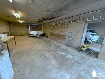 En location, l'Immobilière de l'Attert vous propose cet entrepôt de +/- 63 m² (dimension 10,95m x 5,84m, hauteur de 2,49m) situé dans le village de Grosbous. 

Grosbous est situé à +/- 11 km d'Ettebruck avec accès sur la A7 et +/- 20 km de la frontière belge. 

Loyer: 639,4€  
Charges: 25€  
Caution: 2 mois de loyer  
Commission d'Agence: 1 mois de loyer + Tva  

Pour plus d'informations ou une visite, contactez-nous au 23 62 90 20 ou sur immo@immoaida.lu 

Consultez nos biens sur www.immoaida.lu