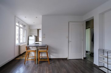 52 rue du génèral de Gaulle-La madeleine  
Dans une petite copropriété, au 2 ème étage, appartement très lumineux
offrant entrée, séjour, cuisine  ouverte, salle de douche/wc, chambre . 
chauffage et eau chaude gaz individuel . 
loyer 650 euros +30 euros charges ( prov.eau froide et commun) 
Honoraire agence: 520 euros avec rue du géneral de Gaulle .  
 . 
Exclusivité Barbara IMMOBILIER