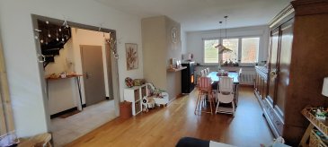 Bitche - maison 5 pièces. Chez Nord Sud Immobilier, 
Venez découvrir cette maison à louer sur Bitche, composée de :

- Un rez-de-chaussée avec dégagement, salon/séjour, cuisine équipée et WC.
- Un 1er étage avec salle de bain, dégagement et 3 chambres à coucher.
- Un 2ème étage comprenant une suite parentale avec une salle d'eau.
- Un sous-sol semi enterré avec caves et chaufferie. 

Vous aurez accès à votre espace vert avec une terrasse. 

Chaudière au gaz. 
Fenêtres en PVC double vitrage. 

! Possibilité de louer un garage pour 50€/mois.

Disponible en mai 2026

Pour plus d'informations ou organiser une visite, contactez votre agence Nord Sud Immobilier.