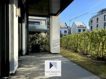 Dans le village de Contern, dans un environnement calme et verdoyant, cet appartement moderne de ±56 m² situé au rez-de-chaussée d'une résidence construite en 2016 offre des prestations de qualité et un confort optimal. Avec une exposition sud et un jardin privatif, ce bien est idéal pour ceux qui recherchent un cadre de vie paisible à proximité des commodités.

Rez-de-chaussée :

Dès l'entrée, un hall vous accueille. Le séjour lumineux de ±30 m² s'ouvre sur une terrasse couverte de ±12 m² et un jardin privatif de ±46 m², idéal pour profiter de moments en plein air. La cuisine moderne et entièrement équipée, attenante au séjour, dispose de tous les équipements nécessaires, y compris un congélateur, une cuisinière vitrocéramique, un four, un réfrigérateur, une hotte aspirante, un lave-vaisselle et un lave-linge. La chambre de ±13 m², agrémentée d'un dressing intégré, constitue un espace nuit paisible et fonctionnel. Une salle de douche de ±4 m², et un WC séparé complètent ce niveau.

Sous-sol :

Le sous-sol se compose d'une cave privative de ±6 m² et d'un emplacement de stationnement intérieur spacieux de ±16 m², garantissant la sécurité de votre véhicule. Un local à vélos est à disposition pour ranger vos équipements de mobilité en toute simplicité.

Conditions de Location :

Loyer : 1..850 €/mois  
Charges : 245€ (hors électricté et internet)  
Garantie locative : 2 mois de loyer  
Disponibilité : Immédiate  
Frais d'agence : 1/2 mois de loyer + TVA  

Pour plus d'informations ou pour organiser une visite, veuillez contacter :  
Pierre-Yves Béchet  
Mobile : +352 621 654 086  
Email : pierre-yves@vanmaurits.lu