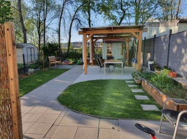 Fis Immobilière a l'honneur de vous présenter un appartement à BASCHARAGE, d'une surface de +/- 115m2 L'appartement consiste de: - Halle d'entrée - Living avec cuisine ouverte - 3 chambres à coucher - Salle de bains avec douche - débarras une grande terrasse - une Cave un garage pour deux voitures et un jardin de +/- 100m2. Pour tout renseignement veuillez nous contacter au +352 621 278 925.