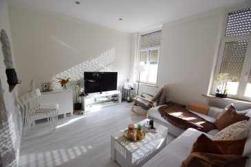 ImmoHouse vous propose à la location cet appartement 2 chambres situé rue Caspar Mathias Spoo à Esch sur Alzette.

Au 1er étage d'une petite copropriété cet appartement se compose de :

- Un hall d'entrée
- Un salon salle à manger
- Une cuisine équipée ouverte sur le séjour
- 2 chambres à coucher
- Une salle de douche avec wc 
- Une cave
- Une buanderie

Informations complémentaires :
- caution : 2 mois de loyer
- frais d'agence : 1/2 mois de loyer plus tva locataire et propriétaire
- disponibilité : 01/01/2026