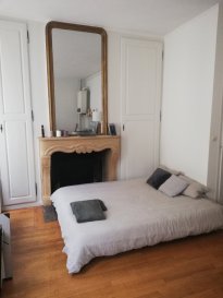 Proche cathédrale. Studio 25 m2 de caractère avec parquet ancien,

Il se compose d\'une entrée, d\'une pièce principale avec coin cuisine équipée, d\'une salle de douche et WC.


Disponible le 08/04/2023