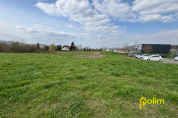 Terrain en zone artisanale.  Zac Embise, parcelle viabilisé de 1238 m2 destinée aux artisans et professionnels (pas d'habitation possible) => 75 330 EUR TTC
 Les informations sur les risques auxquels ce bien est exposé sont disponibles sur le site Géorisques : www.georisques.gouv.fr