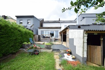 En Exclusivité ImmoHouse vous propose cette superbe maison mitoyenne rénovée idéalement située à Niederkorn commune de Differdange. 

Sur un terrain de 3,35ares et une surface habitables de 150m², cette jolie maison spacieuse et lumineuse se compose de:

Au rez de chaussée:
- Un spacieux hall d'entrée
- Une grande pièce de vie avec accès terrasse et jardin plein sud
- Une cuisine équipée ouverte sur la pièce de vie
- Une chambre à coucher ou bureau
- Un wc séparé

Au 1er étage:
- 2 chambres à coucher
- Une salle de douche avec wc et fenêtre

Au 2ème étage:
- 2 chambres à coucher

A cela s'ajoutent: une buanderie, une cave, un superbe jardin, une terrasse.

Infos et visites sur rdv