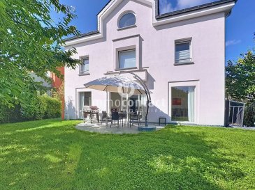 Élégante demeure familiale à Steinsel

Construite en 2007 sur un terrain de 5,40 ares, cette propriété offre près de 265 m² habitables et séduit par ses volumes généreux, sa luminosité et son excellent état d’entretien.

Idéalement située dans un quartier résidentiel calme de Steinsel, elle combine le confort d’une grande maison familiale avec la proximité des commodités du centre du Luxembourg.

Cette maison individuelle séduit avant tout par son indépendance et son emplacement privilégié dans un quartier calme et recherché de Steinsel. 
Avec un jardin orienté Sud/Est idéal pour profiter du soleil. Elle dispose également d’une suite parentale, de chambres spacieuses et de combles aménagés offrant de multiples possibilités.


À quelques minutes seulement de l’école primaire, des arrêts de bus et des commerces (Pall Center). Plusieurs lycées accessibles en 20 minutes.
Un environnement paisible et verdoyant, tout en restant à proximité immédiate de Luxembourg-Ville et de Mersch.

Distribution des espaces:

Rez-de-chaussée :

- Hall d’accueil spacieux
- Cuisine équipée indépendante
- Salon convivial avec cheminée à bois
- Salle à manger ouverte sur terrasse et jardin
- Vestiaire et WC séparés
- Garage pour une voiture et moto

Premier étage :

- Hall de nuit avec 2 armoires encastrées
- Suite parentale d’environ 29 m² avec salle de bains (baignoire avec jacuzzi, WC, fenêtre)
- Trois chambres de 14 à 19 m²
- 2 Balcons
- Salle de bains avec fenêtre
- Buanderie meublée pratique avec fenêtre

Combles :

- Hall de nuit
- Grande pièce de 32 m² polyvalente (salle de jeux, cinéma, ou 2 chambres séparées)
- Bureau baigné de lumière naturelle
- Salle de douche avec fenêtre
- Chaufferie et espace de rangement
- Pièce supplémentaire pouvant servir de bureau ou de débarras

Récents aménagements:

- Chaudière remplacée en 2024
- Stores des étages rénovés en 2023
- Cheminée remise à neuf avec ramonage effectué
- Installation de nouveaux frigo et congélateur Liebherr en août 2025 – garantie 8 ans
- Travaux de peinture réalisés en Novembre 2024
- Volet et moteur du garage remplacés en 2026

Pour obtenir plus d'informations, n'hésitez pas à nous contacter au 621.758.643 ou par e-mail à anastasia.feron@immocontact.lu.

Nous vous fournirons volontiers les plans sur demande.

Nous estimons votre bien sans frais, disponible en 48H.

 ---------- 
Elegant family home in Steinsel

Built in 2007 on a 5,400 m² plot, this property offers nearly 265 m² of living space and impresses with its generous proportions, brightness, and excellent condition.

Ideally located in a quiet residential area of Steinsel, it combines the comfort of a large family home with proximity to the amenities of Luxembourg city center.

This detached house is particularly appealing due to its independence and prime location in a quiet and sought-after area of Steinsel. 
It has a south/east-facing garden, ideal for enjoying the sun. It also has a master bedroom, spacious bedrooms, and a converted attic offering multiple possibilities.


Just a few minutes from the elementary school, bus stops, and shops (Pall Center). Several high schools are accessible within 20 minutes.
A peaceful and green environment, while remaining close to Luxembourg City and Mersch.

Layout:

Ground floor:

- Spacious entrance hall
- Separate fitted kitchen
- Cosy living room with wood-burning fireplace
- Dining room opening onto the terrace and garden
- Separate cloakroom and toilet
- Garage for one car and a motorcycle

First floor:

- Hallway with 2 built-in wardrobes
- Master bedroom of approximately 315 sq ft with bathroom (bathtub, toilet, window)
- Three bedrooms ranging from 151 to 201 sq ft
- 2 balconies
- Bathroom with window
- Practical furnished laundry room with window

Attic:

- Night hall
- Large 32 m² multipurpose room (games room, cinema, or 2 separate bedrooms)
- Office bathed in natural light
- Shower room with window
- Boiler room and storage space
- Additional room that can be used as an office or storage room

Recent improvements:

- Boiler replaced in 2024
- Blinds on upper floors renovated in 2023
- Fireplace refurbished and chimney swept
- New Liebherr refrigerator and freezer installed in August 2025 – 8-year warranty
- Painting work carried out in November 2024
- Garage door and motor replaced in 2026

For more information, please contact us at 621.758.643 or by email at anastasia.feron@immocontact.lu.

We will be happy to provide you with plans upon request.

We will appraise your property free of charge, available within 48 hours.