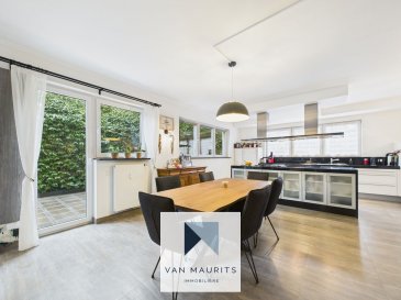 Situé au cœur de Steinsel (15, rue de l'Ecole), au calme, à 10 min. des institutions européennes de Kirchberg et du centre, cet appartement lumineux de ± de 110 m² habitables possède une grande terrasse de ± de 52 m² orientée au sud. Il se compose comme suit :

au RDC, une entrée dessert une cuisine avec salle à manger de ± 38 m² (avec une sortie sur une terrasse de ± 15 m²) et un salon de ± 27 m² orienté au sud (avec une sortie sur une terrasse de ± 37 m²) ; deux chambres de ± 10 et 22 m² ; une salle de douche de ± 5 m² (douche italienne, double vasque et wc) ; un wc séparé.

Au sous-sol : une cave privative de ± 10 m² et un garage de ± 13 m² complètent l'offre.

Visite virtuelle sur demande. 

Détails complémentaires :

· 52 m² de terrasse ;
· Orientation sud ;
· Résidence de 2007 ;
· Classe énergétique E-E ;
· Charges 350 euros/mois ;
· Situation calme ;
· Piscine Pidal, piste cyclable et vergers de Steinsel à proximité ;
· Situation recherchée, village attractif, à 15 min du centre de Luxembourg et de Kirchberg ;
· Magasins et services à 200 m (boulangerie, charcuterie, pharmacie, centre médical?) ;
· Ecole et crèches à proximité directe.

Agent responsable : Katia Gravière au 661 33 29 82 ou katia@vanmaurits.lu