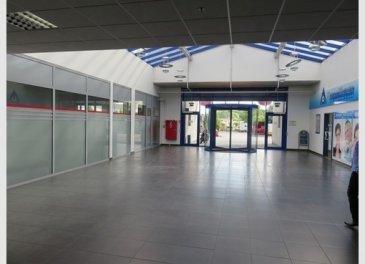 SURFACE COMMERCIALE de 90 m2 à louer

au rez-de-chaussée dans le shopping Center 