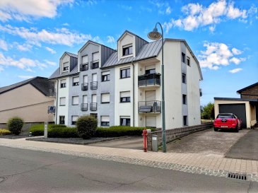 Appartement à vendre – 68,64 m² – Peppange, Luxembourg

Immo Losch vous propose ce charmant appartement de 68,64 m², situé dans un environnement paisible et verdoyant à Peppange, dans la commune très prisée de Roeser. Ce bien est idéal pour un couple ou une petite famille à la recherche de confort moderne et de praticité.

Description du bien :
- Surface habitable : 68,64 m²
- Hall d’entrée
- 2 chambres spacieuses et bien agencées
- Séjour lumineux avec cuisine ouverte, créant un espace convivial
- Salle de bain fonctionnelle
- WC séparé
- Emplacement intérieur
- Emplacement extérieur
- Cave privative
- Buanderie commune
- Résidence avec ascenseur et interphone

Informations complémentaires :
Appartement actuellement loué
Résidence calme et bien entretenue
Quartier verdoyant à proximité des commodités et bien relié aux axes principaux vers Luxembourg-ville

Peppange, située dans la commune de Roeser, offre un cadre de vie recherché, alliant tranquillité, accessibilité et proximité urbaine. Vous y trouverez des commerces, transports publics et infrastructures de qualité à seulement quelques minutes.

Pour organiser une visite ou obtenir plus d'informations :
Téléphone : +352 26 53 26 11
Email : info@immolosch.lu

 ---------- 
Wohnung zu verkaufen - 68,64 m² - Peppange, Luxembourg

Immo Losch bietet Ihnen diese charmante 68,64 m² große Wohnung in einer ruhigen und grünen Umgebung in Peppange, in der beliebten Gemeinde Roeser. Diese Immobilie ist ideal für ein Paar oder eine kleine Familie, die auf der Suche nach modernem Komfort und Zweckmäßigkeit sind.

Beschreibung des Objekts :
- Wohnfläche: 68,64 m².
- Eingangshalle
- 2 geräumige und gut eingerichtete Schlafzimmer
- Helles Wohnzimmer mit offener Küche, die einen geselligen Raum schafft.
- Funktionelles Badezimmer
- Separates WC
- Stellplatz innen
- Stellplatz außen
- Eigener Keller
- Gemeinsame Waschküche
- Wohnanlage mit Aufzug und Gegensprechanlage

Zusätzliche Informationen:
Wohnung derzeit vermietet
Ruhige und gut gepflegte Wohnanlage
Grüne Nachbarschaft in der Nähe von Annehmlichkeiten und mit guter Anbindung an die Hauptachsen nach Luxemburg-Stadt

Peppange, in der Gemeinde Roeser gelegen, bietet einen begehrten Lebensraum, der Ruhe, Zugänglichkeit und städtische Nähe miteinander verbindet. Hier finden Sie Geschäfte, öffentliche Verkehrsmittel und hochwertige Infrastrukturen in nur wenigen Minuten Entfernung.

Um eine Besichtigung zu vereinbaren oder weitere Informationen zu erhalten :
Telefon: +352 26 53 26 11
Email: info@immolosch.lu

 ---------- 
Apartment for sale - 68.64 m² - Peppange, Luxembourg

Immo Losch offers you this charming 68.64 m² apartment, located in a peaceful, green environment in Peppange, in the popular commune of Roeser. This property is ideal for a couple or small family looking for modern comfort and convenience.

Property description:
- Living area: 68.64 m²
- Entrance hall
- 2 spacious, well-appointed bedrooms
- Bright living room with open kitchen, creating a convivial space
- Functional bathroom
- Separate WC
- Indoor location
- Outdoor location
- Private cellar
- Shared laundry room
- Residence with elevator and intercom

Additional information:
Apartment currently rented
Quiet, well-maintained residence
Green neighborhood close to amenities and well-connected to main routes to Luxembourg City

Peppange, located in the commune of Roeser, offers a sought-after living environment, combining tranquility, accessibility and urban proximity. Shops, public transport and quality infrastructure are just a few minutes away.

To arrange a visit or obtain further information :
Telephone: +352 26 53 26 11
Email: info@immolosch.lu