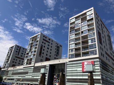 Appartement lumineux et spacieux avec trois côtés libres au centre de Belval

L'appartement est situé au 6ème étage d'une grande résidence en plein cœur de Belval, Esch. On accède à l'appartement par un couloir qui relie toutes les autres pièces. Il y a un grand salon/salle à manger avec accès à la terrasse (sud/ouest), une cuisine intégrée moderne, 2 chambres, une salle de bain avec baignoire, un toilette séparé et une buanderie. La terrasse offre une vue magnifique sur le Belval. L'appartement est lumineux grâce à ses trois côtés. Au sous-sol, il y a une cave privative et un emplacement de stationnement pour une voiture. 
Condition : pas d'animaux, non-fumeurs, CDI, revenu net mensuel minimum de 5.000 euros, pas de colocation.

Belval est une petite ville autonome à côté d'Esch/Alzette. On y trouve toutes les commodités, restaurants et activités sportives à proximité. Train, bus et autoroute sont facilement accessibles et garantissent des liaisons rapides avec la ville de Luxembourg et l'aéroport. La Rockhal propose un programme culturel varié. Vie moderne dans un environnement contemporain.