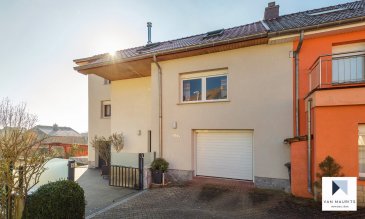 Belle maison jumellée à 4 chambres avec terrain constructible à part sur Niederanven

Située à Niederanven, dans un quartier résidentiel calme, cette maison jumelée présente une surface habitable de ± 149 m² pour une surface totale de ± 207 m². Complétement rénovée en 2013. Elle se compose comme suit: 

Au rez-de-jardin, le hall d'entrée ± 2 m² avec salle de bain ± 5 m² donne accès au garage avec atelier ± 24 m², à la buanderie ± 10 m², à une salle de douche ± 6 m² et enfin, à une véranda ± 13 m². 

Le 1er étage comprend un palier ± 10 m² desservant deux chambres de ± 17 et 11 m², une salle de douche ± 4 m², un séjour ± 21 m² et une cuisin ouverte avec salle à manger ± 11 m² et une terrasse de ± 40 m². 

Le 2ème étage sous combles se compose d'un palier avec bureau ± 11 m², d'une salle de douche ± 4 m² et de deux chambres à coucher de ± 11 m² et 13 m².

Détails supplémentaires:

Châssis pvc sécurisés avec volets électriques, double vitrage (2013) ;

24 panneaux solaires avec un rendement mensuel de 120 € ;

Chaudière au gaz (2013) ;

Terrasse de ± 40 m²;

Bâtiment de garage isolé ;

Carport isolé ;

Jardin ;

Maison (no. cad.: 201/2927 - cadastre vertical)

Terrain constructible (HAB-1 pour maison jumelée supplémentaire) 
de ± 4 ar 68 ca (no. cad.: 201/2926) ;

Belles promenades dans les alentours ;

Idéalement située, dans une commune dynamique offrant de nombreuses commodités: écoles, crèches, commerces de proximité et supermarchés, piscine, centre sportif, ...

Accès autoroutier à Niederanven.

