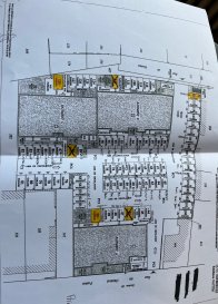 Emplacement de parking extérieur 128 à louer se trouvant au sein de la Résidence PATTON à Hettange Grande. Ce parking est de plus doté d'un parklock avec télécommande.