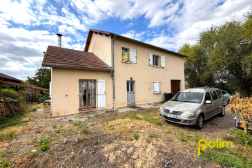 Dans village calme et verdoyant proximité accès autoroute.  Vaste maison indépendante de 1997 offrant plus de 180 m2 de surface habitable. Belle cuisine équipée ouverte sur un salon séjour avec accès direct sur terrasse et jardin, 5 grandes chambres, 2 salles de bains et garage. Très beaux volumes.
 Agréable terrasse et jardin sur l'arrière de la maison totalement clos.
 Les informations sur les risques auxquels ce bien est exposé sont disponibles sur le site Géorisques : www.georisques.gouv.fr