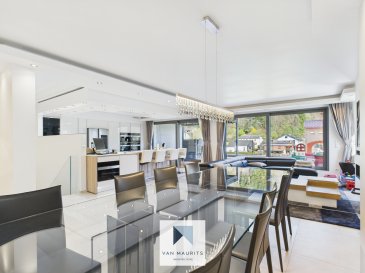 Situé dans le village paisible de Hobscheid, ce spacieux triplex inversé construit en 2015, d'une surface habitable de ± 240 m² pour une surface totale de ± 275 m² alliant comfort et élégance se compose comme suit :

Au rez-de-chaussée, un spacieux garage de ± 33 m² offre la possibilité de garer 2 véhicules et un espace de rangement. Une entrée commune ainsi qu'une cage d'escalier donne accès à l'appartement.

Au -1, un hall de ± 11 m² donne l'accès à la pièce de vie de cet appartement. Un magnifique séjour ± 55 m² disposant d'une cuisine super équipée ouverte avec ilot central. Cette pièce baigne de lumière, en faisant un lieu de réception idéal avec sa terrasse semi couverte de ± 32 m² idéale pour apprécier la nature et les journées ensoleillées. Cet étage se complète par un WC séparé de ± 2 m² ainsi qu'une cage d'escalier vers l'étage inférieur.

Au - 2, un pallier de ± 20 m² déssert la chambre parentale de ± 27 m² et sa salle de bain privative de ± 12 m² avec douche, baignoire et meuble de salle de bain avec double vasque et grands miroirs. On retrouve aussi un immense dressing de ± 16 m² pouvant servir de chambre supplémentaire. un WC séparé de ± 3 m² et une buanderie de ± 9 m² .Un escalier permet l'accès au dernier étage.

Au - 3, on retrouve un grand hall de ± 30 m² faisant aujourd'hui office de salle de jeux pour les enfants, deux chambres de respectivement ± 14 et 18 m² avec accès direct au jardin, une salle de bain de ± 11 m² ainsi qu'un WC séparé de ± 2 m² et une pièce multifonctionelle de ± 15 m².


Détails complémentaires :

- Appartement et copropriété en excellent état, finitions soignées
- 2 caves, une au RDC et une au -1 de ± 6 m² chacune
- Construction récente (2015) avec chauffage au sol
- Chassis aluminium double vitrage
- Finitions soignées et matériaux de standing
- Classe énergétique B-B
- Emplacement idéal, proche de toutes les commodités (commerces, écoles, restaurants,...)
- Cadre verdoyant dans le calme absolu



Agent responsable : Julien Bastin
Mobile : +352 661 776 777
E-mail : julien@vanmaurits.lu
