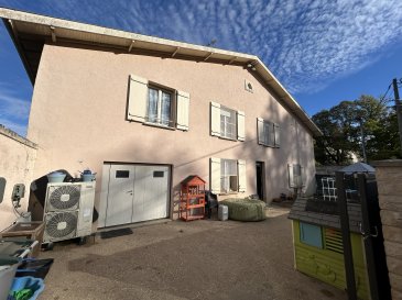 Belle maison familiale spacieuse, aux performances énergétiques rarissime !!  Avec un pompe à chaleur récente et performante, comprenant entrée sur vaste pièce ouverte avec cuisine équipée, salon-séjour, une chambre, salle d'eau, wc en rez-de-chaussée. Au premier étage : mezzanine, 4 belles chambres, salle de bain, wc. Le garage avec porte électrique et le terrain attenant complètent l'ensemble.   Rare sur l'axe LIGNY //St Dizier. .  Avec un classement énergétique A et des émissions de gaz à effet de serre de classe A également, cette maison est à la fois économique et respectueuse de l'environnement. La connexion à la fibre optique assure une excellente connectivité Internet. Commune agréable avec école et boulangerie proche !!