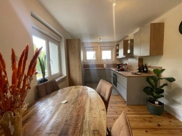 Terville: situé au centre-ville; proche de tous commerces et axes autoroutiers

Très bel appartement 3 pièces de 73.87m² situé au 1 er étage d'une petite copropriété de trois logements datant de 1960 rénové. Il comprend  une entrée, une cuisine équipée(lave vaisselle, réfrigérateur-congélateur, une plaque vitrocéramique, une hotte, un four) ouverte sur un lumineux salon-séjour, une chambre de 14 m² environ, une chambre de 15 m² environ, une salle de douche avec WC suspendu , une cave, une place de parking extérieur, un garage.

DV PVC, chauffage individuel au gaz ( chaudière à condensation), bâtiment isolé par l'extérieur

Vidéo sur demande


Montant des dépenses théoriques annuelles d'énergie : entre 920  euros et   1 290 euros  par an pour un usage standard abonnement compris

Date de réalisation du DPE : 10/02/ 2022  
DPE : D consommation énergétique : 171/kwh/m²/an           
GES :  D 36 kgCO2/m²/an  
Prix moyens des énergies indexés au 1 er janvier 2021

Renseignements 07 61 27 50 82  /  06 19 98 21 23

Les informations sur les risques auxquels ce bien est exposé sont disponibles sur le site Géorisques : www.georisques.gouv.fr

Nombre de lots: 9  
Bien soumis au statut de la copropriété
Charges mensuelles : 90 euros  
Honoraires charge vendeur