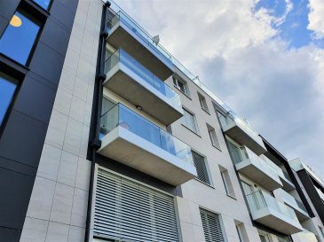 Situé à Gasperich, cet appartement non meublé, d'une surface habitable de ±57m², est situé au 3e étage d'une nouvelle résidence construite en 2020, avec ascenseur. Il est composé comme suit : 

Un hall d'entrée de ±3m² donnant accès à un grand séjour de ±23m² avec baies vitrées donnant sur un balcon de ±5m² orienté ouest, d'une cuisine de ±7m² équipée, comprenant un lave-vaisselle, une cuisinière à induction ; une chambre de ±15m² avec parquet au sol ; une salle de douche de ±6m² avec lavabo, douche, wc et rangements. 

La buanderie, le local vélo commun, le local poubelles, se situent au rez-de-chaussée. 

Au sous-sol, la cave de ±3m² est en suite de l'emplacement de parking. 

Le bien est à proximité immédiate de toutes commodités comme le centre commercial Cloche d'Or et est desservi par les transports en commun. 

Loyer: 1900- € / Charges: 200- € / Garantie locative: 2 mois de loyer / Frais d'agence : 1/2 loyer + TVA 

Agent responsable : Pierre-Yves Béchet 
Tél: +352 621 654 086 
@: Pierre-Yves@Vanmaurits.lu