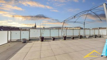 L'agence IMMO LORENA de Pétange a choisi pour vous un magnifique PENTHOUSE DE HAUT GAMME A VENDRE A DIFFERDANGE.
L'appartement se situe dans une Résidence construite en 2017 et dispose de 83 m2, ainsi qu'une terrasse de 104 m2 sans vis-à-vis au 3ème étage AVEC ASCENSEUR PRIVATIF, à proximité des commerces, transports en commun et toutes commodités, il se compose comme suit:

Composition du bien :

PIECES A VIVRE :

Un hall d'entrée de 3,83 m2 
La pièce à vivre de 43,56 m2 (double living et une cuisine toute équipée) donnant accès à la magnifique terrasse de 104 m2 sans vis-à-vis.
Un WC séparé de 2,46 m2

PIECES DE NUIT :

Magnifique et spacieuse chambre de 21,06 m2 avec deux armoires encastrées.
Une salle de bain complète de 11,27 m2 avec 2 portes fenêtres équipée d’une douche italienne, donnant accès à la terrasse.
Un débarras de 7,67 m2 avec coin buanderie.


A ceci s’ajoute :
- Un débarras privatif de 7,67 m2
- DEUX emplacements intérieurs privatifs.

Caractéristiques de l’appartement :

- Résidence construite en 2017.
- Triple vitrage.
- Classe énergétique B.B
- La résidence est équipée d'une chaudière à gaz ainsi que d'une VMC double Flux.
- L'appartement dispose également de DEUX EMPLACEMENTS PRIVATIFS.

Pas de frais d'agence pour le futur acquéreur

A VOIR ABSOLUMENT!!!!

Pour tout contact:
Joanna RICKAL: 621 36 56 40
Vitor Pires: 691 761 110

L'agence ImmoLorena est à votre disposition pour toutes vos recherches ainsi que pour vos transactions LOCATIONS ET VENTES au Luxembourg, en France et en Belgique
