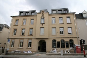 Appartement 1 chambre entièrement rénové
RE/MAX spécialiste de l'immobilier à Luxembourg Limpertsberg vous propose à la location cet appartement entièrement rénové.

Idéalement situé, il vous propose :

- une cuisine équipée ouverte sur la pièce à vivre
- une chambre
- une salle de bain attenante à la chambre
- un WC séparé

Un garage est également compris dans le loyer.

N'hésitez pas à nous contacter pour tout complément d'information ou convenir d'une visite.
