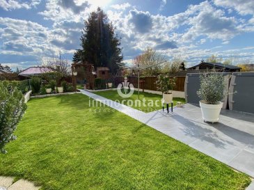 SOUS COMPROMIS.

Charmante maison  en parfait état située au calme à Crauthem, commune de Roeser,  à 7 km de Cloche d'or et à 14km du Kirchberg.

Terrain de 3.85 ares avec +/-156m2 de surface habitables, se composant comme suit:

*Rdch:
- hall d'entrée avec WC séparé
- Living avec lumière traversante
- Cuisine équipée individuelle 

* A l'étage:
- Hall de nuit
- 2 chambres à coucher
- bureau 
- Salle de bain avec douche, bidet toilette et fenêtre

* Dernier étage:
- 1  chambre parentale de +/-30m2 avec une mezzanine pouvant servir pour du rangement et une salle de bain avec douche et fenêtre.

* Sous-sol:
- garage
- cave
- buanderie / chaufferie
- magnifique véranda composé d'un grand espace avec four à pizza et barbecue, donnant directement accès sur l'extérieur 

La maison dispose également d'un splendide jardin arboré orienté Sud /Ouest, avec un chalet 