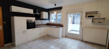 Appartement Montbronn 3 pièces 77 m². Montbronn : Bel appartement en rez de chaussée composé d'un salon avec balcon, cuisine aménagée et équipée avec un accès direct à la terrasse, 1 chambre à coucher, bureau et salle de bain / WC.
En plus : une terrasse couverte , cave, garage et espace vert. 
Chauffage, pompe à chaleur et ballon thermo
Disponible à partir du 15 aout 2026.

Loyer hors charges : 620€/mois.
Charges : 30€/mois. (provision sur eau et assainissement)
Dépôt de garantie : 620€.

Contact Nord Sud Immobilier à Rohrbach Les Bitche, Bitche, Diemeringen et Sarreguemines.