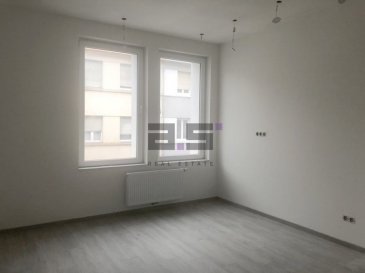*** AFFAIRE À SAISIR ***

A.S. Real Estate vous propose ce bel appartement en cours de rénovation situé dans une petite copropriété entièrement rénovée de quatre logements au Centre-Ville d'Esch-sur-Alzette.

Celui-ci est composé d'un living de +/- 20m², d'un espace cuisine de +/- 10m² qui sera aménagé d'une nouvelle cuisine entièrement équipée en électroménager,  d'un hall de nuit desservant deux grandes chambres de +/- 16m² et +/- 11.40m², d'une salle de douche de +/- 6m² équipée d'une cabine de douche, d'un lavabo sur meuble avec miroir, d'un w.c. et d'un espace débarras de +/- 2m².

Ce bien est complété d'une cave et d'un petit espace privatif pouvant être utilisé soit en buanderie, soit en débarras.

L'appartement est en cours de finition et sera livré avec la peinture sur les murs et plafond, d'un revêtement au sol en carrelage imitation parquet, et sera équipé d'une cuisine entièrement équipée, de fenêtres à doubles vitrages et de stores roulants électriques.

Pour de plus amples informations ou pour convenir d'une visite, n'hésitez pas à nous contacter au (+352) 621 274 674 / 2776 4776 ou à info@as-estate.lu 
