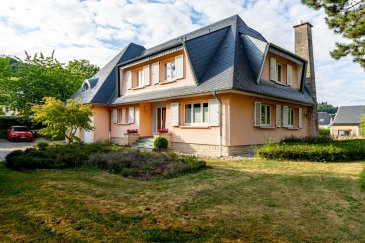 L’agence immobilière SPACEPLUS vous propose en exclusivité une belle et spacieuse maison sise à Schrassig (commune de SCHUTRANGE), d'une contenance de +/-450m² dont +/-250m² habitables.
Implantée sur un terrain de 20 ares, cette grande maison individuelle offre un cadre de vie exceptionnel et agréable. Située à coté d’une zone verte/forestière et très calme et en même temps bien placée permettant ainsi un accès rapide à Luxembourg-Kirchberg, Luxembourg-ville.
La maison est composée comme suit :
rez-de-chaussée :
- hall d'entrée,
- un grand living avec une cheminée et sortie sur la terrasse,
- salle à manger avec accès direct sur la terrasse,
- cuisine ouverte et complètement équipée,
-WC séparé (salle de douche),
- un bureau,
- buanderie/local réserves,
- accès direct vers le garage fermé/sécurisé pour 2 voitures.
1er étage :
- hall de nuit,
- 3 chambres à coucher,
- une salle de bains avec WC, double lavabo, cabine de douche, baignoire.
Combles/studio :
- hall de nuit,
- un living
- une chambre à coucher,
- une salle de bains avec WC, lavabo, cabine de douche.
- une pièce bibliothèque/bureau.
Sous-sol :
– Cave & réserve
- Chaufferie & local technique

Construction traditionnelle 1980,
Toiture rénovée en 2008
Porte d'entrée sécurisée + alarme
Fenêtres double vitrage & stores électriques
Chauffage au gaz, chaudière VIESSMANN installée en 2012.
Réservoir l’eau de pluie (5200 L) aliment WC, buanderie, garage et jardin.

Pour de plus amples informations concernant ce bien immobilier et pour la visite des lieux, n'hésitez pas à nous contacter par mail n.bivort@spaceplus.lu ou par GSM + 251 661 33 44 22