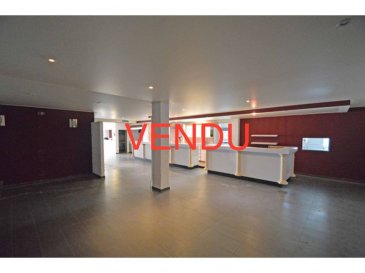 Description du bien immobilier en vente à Oberkorn 

Rez-de-chaussée: local de 430 m2, cuisine équipée de 92 m2, bureau, toilettes.

Sous-sol: surface de 242 m2, piste de quilles, toilettes, dépôt.

Terrasse à l‘arrière de 430 m2 et à l‘avant 44 m2.

Grand parking public devant la résidence.

Commerce libre de tout bail commercial.

Idéal pour bureaux, centre médical, crèche, restaurant etc


N’hésitez pas à nous contacter pour la mise en vente de votre bien immobilier. Pour plus de renseignements, contacter Mme. TEIXEIRA au GSM : +352 621 259 311


