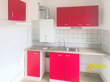 Appartement F2 bis proche toutes commodités.  F2 Bis proche gare et commerces - 19, rue Thibaut II 54700 PONT A MOUSSON comprenant :
 Entrée, cuisine aménagée, pièce de vie, 1 chambre, 1 bureau, SDB, WC
 Chauffage individuel gaz - 78 m2
 Disponible à partir du 27 novembre 2026.
 Les informations sur les risques auxquels ce bien est exposé sont disponibles sur le site Géorisques : www.georisques.gouv.
