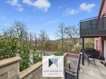 Découvrez cet ensemble immobilier située à Senningen dans la commune de Niederanven, polyvalent offrant de nombreuses possibilités d'exploitation, idéal pour un investissement mixte résidentiel et commercial. Le bien se compose de plusieurs espaces répartis sur trois niveaux, alliant fonctionnalité, confort et rendement locatif potentiel (± 10.000€ par mois).

Au 1er étage ? Grand appartement familial

Un appartement spacieux de ± 99 m², parfaitement conçu pour une vie de famille, comprenant:

Un hall d'entrée, 4 chambres, cuisine équipée, salle à manger, séjour lumineux, 2 salles de douches moderne (connexion machine à laver), terrasse agréable, balcon.

Ce niveau combine confort, espace et fonctionnalités recherchées.

Garage fermé de ± 21 m², pratique pour stockage ou stationnement sécurisé. (+55.000€)

Atouts du bien
- Pompe à chaleur, chauffage au sol, triple vitrage, volets et stores électriques, vmc,?

- Toutes les salles de douches possèdent une connexion pour les machines à laver

- Plusieurs terrasses et balcons offrant un agréable espace extérieur.

- Stationnements variés (garage, car-port, emplacements).

Idéal pour investisseur ou propriétaire occupant souhaitant combiner activité professionnelle et logement.

La localisation de Niederanven offre un accès privilégié à un large éventail de services tels que l'aéroport, les autoroutes, les bus, le centre-ville, les centres commerciaux, les écoles, la crèche, la gare, les parcs, les pistes cyclables, la forêt, les restaurants, les clubs sportifs, le centre sportif, la piscine, le golf, la pharmacie et les commerces de proximité. 

Agent responsable: Nora au +352691136875 ou nora@vanmaurits.lu