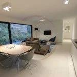 Nous avons le plaisir de vous proposer à la location un bel appartement tout compris (internet, télévision, femme de ménage, draps de bain et de lits...) dans le quartier de Rollingergrund.

Le plus grand atout de ce logement de haut standing est qu'il est entièrement meublé et équipé. 

Il se compose comme suit:
- Cuisine ouverte avec salon et salle à manger;
- 1 chambre;
- Salle de bain;
- Balcon d’environ 7m2; 
- Buanderie équipée (machine à laver/sèche-linge);
- Garage et sous-sol.

Prix locations:
1 mois: 2.400EUR
2/6 mois: 2.300EUR
> 7 mois: 2.200EUR
Parking: 150EUR

Frais d’agence à la charge de la partie locataire: 1 mois de loyer + 17% TVA. 

Pour plus d’informations, veuillez contacter l’agence.<br />Wir haben das Vergnügen, Ihnen eine schöne Wohnung zu vermieten, mit einer Fläche von ca. 43m2, möbliert und komplett ausgestattet, es besteht wie folgt:

- Offene Küche mit Wohnzimmer und Esszimmer;
- 1 Zimmer;
- Badezimmer;
- Balkon von ca. 7m2; 
- Ausgestatteter Waschraum (Waschmaschine/Wäschetrockner)
- Garage und Keller.

Einschließlich Nebenkosten (Reinigungsservice, Strom, WLAN, usw.)

Agenturkosten zu Lasten des Mieterteils: 1 Monat Miete + 17% MwSt. 

Für weitere Informationen wenden Sie sich bitte an die Agentur.<br />We are pleased to offer you for rent beautiful all-inclusive apartments (internet, television, maid, shower towels, bed sheets) in the Rollingergrund district.

The major asset of this high standing flat is that it is entirely furnished and equipped. 

It consists as follows:
- Open kitchen with living and dining room;
- 1 bedroom;
- Bathroom;
- Balcony of about 7m2; 
- Laundry room (washing machine/dryer);
- Garage and basement.

Rental prices:
1 month: 2.400EUR
2/6 months: 2.300EUR
> 7 months: 2.200EUR
Parking: 150EUR

Agency fees at the expense of the tenant: 1 month rent + 17% VAT. 

For more information, please contact the agency.