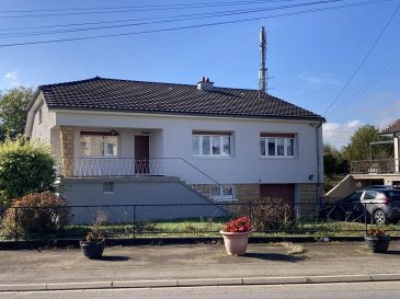 Maison indépendante - 190m ². NOUVEAUTÉ chez PANETTA IMMOBILIER !

UNE MAISON D’HABITATION INDIVIDUELLE de 190m² habitables sur 12a53ca de terrain composée comme suit :

-Sous-sol surélevé complet: 1 garage pour une voiture avec porte sectionnelle motorisée de 2015, 1 pièce faisant office de salle de jeux et buanderie d'environ 22m² (chauffée), 1 chaufferie avec 1 salle d'eau (douche), 1 cuve à fuel de 3000 litres, 1 cuisine d'été chauffée d'environ 12m² , 1 w-c séparé, 1 cave à vin, 1 cave, 1 dégagement avec accès à une véranda, terrasse et jardin, 1 dégagement accès rdc surélevé.

-Rez-de-chaussée surélevé (145m²): double dégagement avec placards, 1 cuisiné équipée ancienne, 1 salon ouvert sur 1 salle à manger, 4 chambres, 1 w-c séparé, 1 salle d'eau (douche italienne)

-Combles isolés aménageables

-Extérieurs: grande allée de garage, terrain autour de la maison avec 1 remise en dur sur l'arrière

NB: toiture isolée de 2015, chaudière fuel De Dietrich 20 ans, façade isolée (120mm) de 2024 ,assainissement conforme, double vitrage PVC motorisé de 2007, 1 chauffe-eau de 2008, électricité à remettre aux normes, prévoir des travaux de remise au goût du jour. 
PS: Le simple fait de changer la chaudière Fuel en Gaz fera passer la note DPE en D !

Pour plus d’informations et visites, veuillez contacter Monsieur Rocco PANETTA au 06 88 56 77 94
Les informations sur les risques auxquels ce bien est exposé sont disponibles sur le site Géorisques : www.georisques.gouv.fr