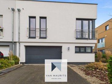 Située à Steinsel (111, rue Basse), cette maison construite en 2011 et rénovée en 2022, d'une surface totale de ± 290 m² dont ± 240 habitables m², se compose comme suit :

Au rez-de-chaussée, le hall d'entrée de ± 18 m² avec meubles sur mesure et un wc séparé de ± 2 m² dessert une surface de vie avec un séjour/salle à manger, une cuisine ouverte et une véranda, le tout de ± 78 m². Cette partie de la maison s'ouvre sur une terrasse en bois de ± 25 m² avec son jacuzzi et sur un jardin orienté au sud-est, sans vis-à-vis. Le garage double de ± 32 m² (côte-à-côte) et une cave de ± 9 m² complètent ce niveau.

Le 1er étage se compose de trois chambres : de ± 12, 17 et 27 m², la dernière fait partie de la suite parentale avec sa salle de bain de ± 17 m² et son dressing sur mesure de ± 15 m². Une salle de douche de ± 5 m² et une buanderie.

Le dernier étage accueille deux chambres de ± 17 m² chacune avec une sortie sur une terrasse panoramique de 68 m² ; une salle de douche de ± 4 m² et un local technique de ± 5 m².

Visite virtuelle et les plans sur demande. 

Détails complémentaires :

Maison rénovée en 2022 avec des solutions et matériaux de qualité ;
Etat impeccable, aucuns travaux à prévoir ;
Classe énergétique C-C ;
Triple vitrage en pvc, volets électriques ;
Chauffage au sol, au gaz ;
Jacuzzi ;
Véranda chauffée de 2022 ;
Jardin orienté sud-est, sans vis-à-vis ;
Libre de 3 côtés ;
Ecole et crèches à proximité ;
Agréables promenades dans les environs ;
Centre aquatique-sportif Pidal à 5 min. à pied ;
Communication très facile avec centre-ville (plusieurs bus).

Agent responsable : Katia Gravière au 661 33 29 82 ou katia@vanmaurits.lu