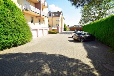 Jean Marc Estgen & RE/MAX SELECT, spécialistes de l'immobilier à Nennig ( en Allemagne juste en face de Remich), vous proposent en exclusivité ce bel et spacieux appartement situé au rez de chaussée.

Voici comment il se compose:

- Une entrée
- Un grand salon et salle à manger de ±52m²
- Une cuisine équipée
- 3 Chambres
- 1 Bureau
- 2 Salles de bains
- 1 Buanderie
- 1 Cellier
- 2 WC séparés
- 1 Garage et plusieurs places de parking extérieures
- Parquet massif 

La résidence se trouve dans un bon état. Aucun frais à prévoir. À moins d'1 kilomètre de Remich.

À visiter sans tarder