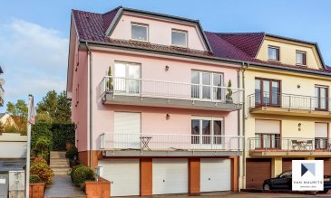 Situé dans un quartier calme de Belvaux, aux 1er et 2ème étages d'une copropriété soignée datant de 1998, ce duplex (deux appartements cadastralement unis) dispose d'une surface habitable de ± 209 m² pour une surface totale nette de ± 328 m². Il se compose comme suit :
 
Au 1er étage, la porte s'ouvre sur un hall d'entrée ± 17 m² desservant un lumineux séjour ± 34,5 m² orienté sud-ouest avec accès au balcon avant ± 8 m², une cuisine ± 12 m² aménagée et équipée Zanussi (rénovée en 2017) avec accès au balcon arrière ± 8 m², un bureau ± 7 m², une salle de douche ± 5 m², une salle de bain avec baignoire d'angle et WC ± 8 m² et enfin, deux chambres de ± 19,5 et 14 m².
 
Au 2ème étage, la porte s'ouvre sur un hall d'entrée ± 11,6 m² desservant un lumineux séjour ± 29,5 m² orienté sud-ouest, une cuisine ± 13 m² avec accès au balcon arrière ± 8 m², une salle de douche ± 5 m², une salle de bain avec baignoire d'angle et WC ± 8 m² ainsi que deux chambres de ± 15 et 14 m².
 
Au sous-sol, une cave privative ± 11 m², une buanderie commune ± 9 m², deux garages de ± 22 m² chacun, deux emplacements de parking extérieurs ainsi qu'un jardin ± 130 m² complètent l'offre.
 
Généralités:
 
•Duplex en bon état ;
•Double vitrage ;
•Chauffage au gaz ;
•Possibilité d'aménager l'objet différemment ;
•Environnement agréable et calme, résidentiel ;
•Bien desservi par les transports en commun ; accès autoroutier vers Luxembourg-ville ;
•Commerces, écoles, université et cinéma à proximité (centre Esch-Belval).

Agent responsable : Gaëtan Lupinacci
Email : mailto:gaetan@vanmaurits.lu
Tél. : +352 671.157.120