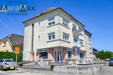 L'agence immobilière MaraMax s.àr.l vous propose cet immeuble de rapport situé à Bascharage, sur un terrain de +/- 3a 01ca.
L'immeuble a une surface totale de +/- 465.44m2, une surface habitable de +/-370.33m2 et se compose comme suit:

Rez-de-chaussée:
- commerce avec salle de douche, cuisine équipée avec accès à la terrasse et un bureau séparé.

Premier et deuxième étage:
- deux appartement à 2 chambres avec hall d'entrée, living/salle à manger accès balcon, cuisine équpée, salle de douche avec buanderie et un débarras.
L'appartement au deuxième étage a été rénové récemment.

Troisième étage:
Appartement à 3 chambres avec hall d'entrée, living/salle à manger, cuisine équipée, salle de douche avec buanderie.

A ceci s'ajoutent 4 caves privatives, un garage et deux emplacements extérieurs.
Chauqe appartement dispose d'une chaudière Buderus séparée.

Pour plus d'informations par rapport à cet immeuble de rapport, n'hésitez pas à nous contacter.