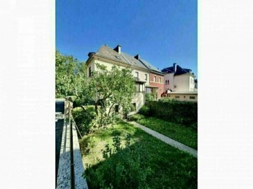 ImmoNordstrooss à l\'honneur de vous présenter une maison de +/- 119 m2 sur 2.66 ares, libre des trois cotés avec un jardin.<br><br>La localité de Beggen offre toutes les commodités modernes à fin d\'habitation proximité proche de grandes surfaces, établissements scolaires, médecins, restaurants, services publics.<br><br>Cette magnifique maison est composée comme suit:<br><br>RDCH:<br>- Hall d\'entrée<br>- Living,Salle à manger,<br>- Cuisine séparée avec accès sur une véranda.<br><br>1ere étage:<br>- 3 Chambres,<br>- salle de bain avec baignoire et WC<br><br>2ieme étage:<br>Grenier qui peut être aménagé en deux chambres et un espace grenier.<br><br>Une grande cave avec plusieurs chambres de rangements une buanderie et un chauffage au gaz qui a été récemment installé, un jardin plat et un garage complètent parfaitement ce beau bien.<br>