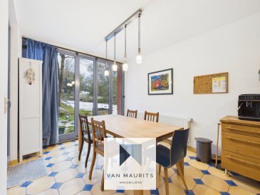 Situé dans le village d'hobscheid, cette maison avec extension construite dans les années 2000 a une surface habitable de ± 185 m² pour une surface totale de ± 310 m² et se compose comme suit :

Au sous-sol, trois caves de respectivement ± 19, 25 et 26 m²

Au rez-de-chaussée, Un hall d'entrée de ± 7 m² donne sur le séjour de ± 17 m², un bureau de ± 12 m², une buanderie de ± 8 m² et une spacieuse cuisine et salle à manger avec vue sur le jardin de ± 24 m². Une cage d'escalier de ± 7 m² donne l'accès à l'étage supérieur

A l'étage, une première grande chambre de ± 24 m² pouvant être séparée en deux chambres indépendantes, un bureau de ± 12 m², une deuxième chambre de ± 16 m² avec vue sur jardin et une salle de bain spacieuse de ± 15 m².

Au deuxième étage, une vaste chambre de ± 38 m² pouvant être séparée en deux chambres distinctes. Une trappe donne accès à un grenier non aménagé de ± 40 m² au sol.

A cette offre déjà exceptionnelle s'ajoute un immense jardin (parcelle de 24 ares) avec un double garage et atelier.

Détails complémentaires :

- Quelques travaux de rafraichissement à prévoir
- 3 chambres actuellement (possibilité 5)
- Construction de 1936, extension de 2000
- Grand jardin de 24 ares
- Fenêtres double et triples vitrage avec châssis PVC et bois, volets électriques et manuels
- Chauffage au gaz
- Hobscheid est un village recherché pour sa tranquilité et sa proximité à toutes les commodités (transports en commun, commerces, restaurants, écoles, crèches, ...)

Agent responsable: Julien Bastin
Mail : julien@vanmaurits.lu
Mobile: (+352) 661 776 777