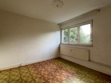 Vente  - Appartement  à Thionville  4 chambres prix :  198 000 €  A Thionville, appartement proche du centre ville avec 4 chambres et garage.. A Thionville, proche du centre ville, des écoles, des commerces et des axes  autoroutiers,  appartement en rez-de-chaussez surélevé, comprenant une entrée, une cuisine indépendante, un séjour traversant, 4 chambres, une salle de bains, un WC séparé, un balcon  au calme  et nombreux rangements.
Une cave et un garage individuel complètent ce bien.
Un bien fonctionnel, bien placé avec un fort potentiel.
Les informations sur les risques auxquels ce bien est exposé sont disponibles sur le site Géorisques : www.georisques.gouv.fr » 
Renseignements et visites : 
- Karine Karas : 06 08 31 19 87 
- Katia Moriceau : 06 75 66 99 25 (4.21 % d'honoraires TTC à la charge de l'acquéreur.)
Copropriété de 8 lots - dont 8 lots habitation. (Pas de procédure en cours).
Charges annuelles : 2760.00 euros.