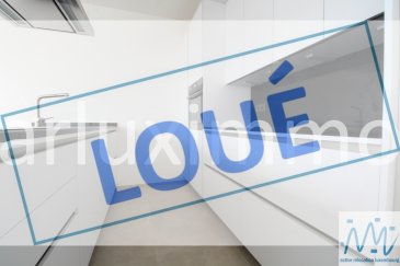 ***LOUE*** 
''active relocation luxembourg'' vous propose en location une toute nouvelle maison mitoyenne sur le point d'être terminée (1ère occupation), dans une rue bien au calme à Mondorf-les-Bains.

Cette superbe maison comprend :
Au rez-de-chaussée : un hall d'entrée avec un espace pour le vestaire, un WC séparé, une chambre/bureau (12,44m²) avec sa propre salle de douche (4,55m²), l'accès vers le garage double en enfilade (35,35m²) pour terminer sur ce niveau.
Au rez-de-jardin (-1) en descendant l'escalier : un petit hall avec un débarras sous l'escalier, une cave/buanderie, une cave/local technique, le living avec accès vers la terrasse et le jardin (en phase de finalisation), une belle cuisine ouverte avec un îlot central (en phase de finalisation).
Au 1er étage: un hall de nuit, la chambre parentale (18,50m²) avec accès vers la grande terrasse privative (26,00m²) avec vue sur Mondorf, une 3e chambre (11,00m²), une 4e chambre (12,50m²) et une salle de douche (7,40m²) avec fenêtre au plafond.

Loyer mensuel : 3.300.-€
tous les frais locatives sont à la charge du locataire
Garantie: 6.600.-€
Frais d'agence: 50% mois de loyer + TVA
Disponible : immédiatement

Mondorf:
Vous trouverez divers commerces et restaurants au centre de Mondorf et alentours.
au niveau des supermarchés: Match Mondorf, 