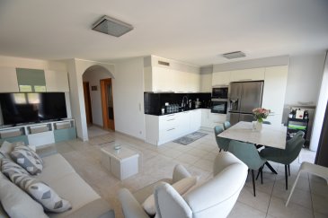 En Exclusivité, ImmoHouse vous propose ce superbe appartement 3 chambres idéalement situé à proximité immédiate de la gare de Pétange. 

Au sein d'une résidence avec ascenseur cet appartement entièrement rénové de 90m² se compose de : 

- Un agréable hall d'entrée avec placard intégré 
- Un grand salon/salle à manger très lumineux avec balcon 
- Une cuisine équipée ouverte sur la pièce de vie 
- Trois chambres à coucher dont une avec balcon 
- Une salle de bain avec wc 
- Une buanderie (wc séparé) 

A cela s'ajoutent: 
- Un garage fermé 
- Une cave privative 

Un magnifique objet à découvrir ... 

Infos et visites sur rdv