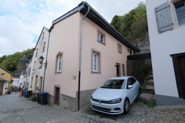 L'agence Chaves vous présente cette charmante maison située à Vianden. Construite dans les années 1900, la maison a été totalement rénovée.

Le bien est composé comme suit:
Au rez-de-chaussée
- Cuisine ouverte et équipée
- living et salle a manger avec feu ouvert
1er étage
- hall de nuit (possibilité de faire une deuxième chambre)
- salle de douche
- chambre à coucher 15,25m2
- grande terrasse avec une vue imprenable sur le château
- local de chauffage
Sous-sol
- cave + buanderie

De plus:
- 1 emplacement extérieur
- chauffage mazout année 2016
- nouvelle canalisation + électricité 
- isolation par l'intérieur