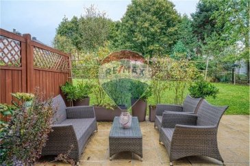 Veuillez contacter Felice Capraro pour de plus amples informations :
- Téléphone : 621 251 398
- Courriel : felice.capraro@remax.lu

REMAX, Spécialiste de l'immobilier à Luxembourg-Bonnevoie, vous propose un magnifique appartement meublé d'exception. Libre des 3 cotés, situé dans un quartier calme et résidentiel, proche de toutes les commodités et du centre-ville du Luxembourg. Ce bien se situe au rez-de-chaussée avec entrée individuelle ainsi qu'un jardin privatif de 200 m² et trois grandes terrasses. Il se compose comme suit : 

- Entrée individuelle avec sas, 105 m² de surface, 2 grandes chambres avec baie vitrée donnant sur le jardin, 1 grande chambre, séjour spacieux, cuisine séparée et équipée, une salle de bain, WC séparé, emplacement de parking intérieur, cave privative de 14 m² et une buanderie commune. 
Passeport énergétique : C 

Frais d’agence RE/MAX : 3 % du prix de vente à la charge de la partie venderesse + TVA

Visite virtuelle : https://premium.giraffe360.com/remax-select/e0f98c46237643f39bb73d245e134f5a/
